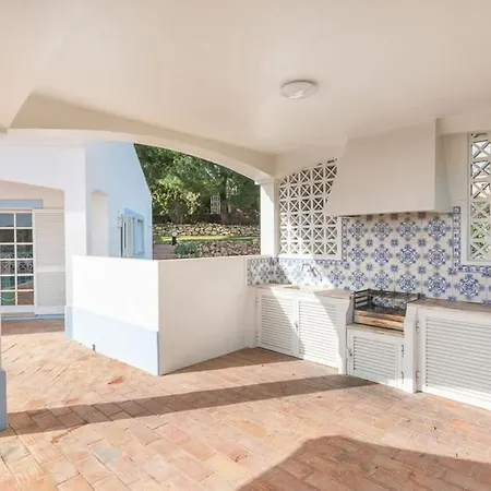 Spacious Swimming Pool By Hostwise Dom wakacyjny Lagoa (Algarve)