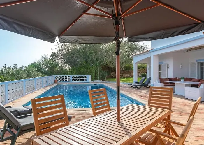 Spacious Swimming Pool By Hostwise 펜션 *