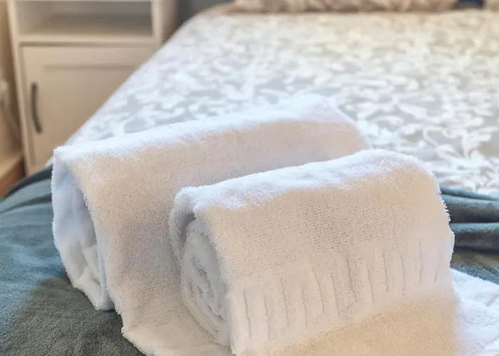 Spacious Swimming Pool By Hostwise *