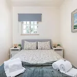 Σπίτι διακοπών Spacious Swimming Pool By Hostwise *