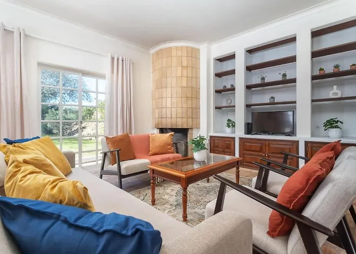 Spacious Swimming Pool By Hostwise 度假居