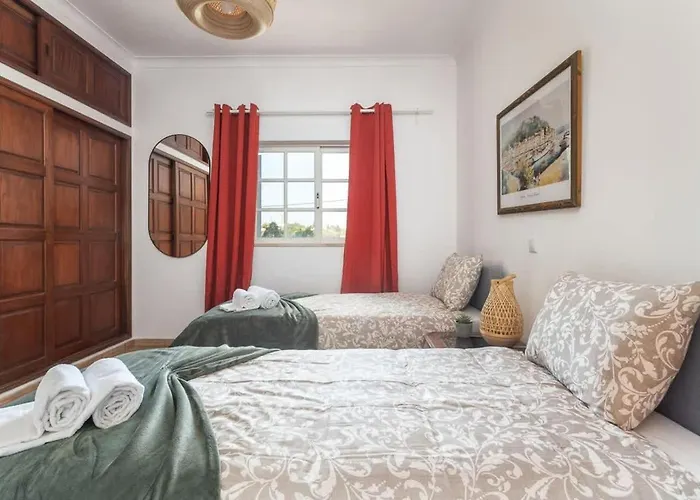 Spacious Swimming Pool By Hostwise 拉戈阿