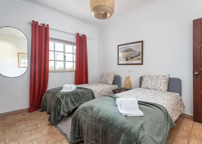 Spacious Swimming Pool By Hostwise * 拉戈阿