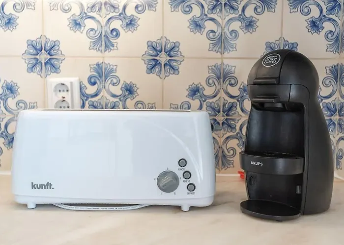 Spacious Swimming Pool By Hostwise *