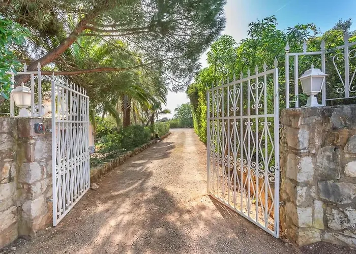 Spacious Swimming Pool By Hostwise 度假居 *