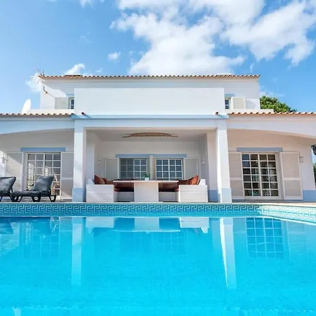 Spacious Swimming Pool By Hostwise Semesterbostad Lagoa (Algarve)